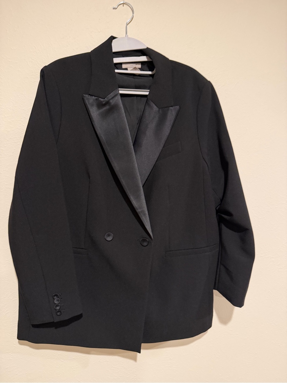 Premium Collection Oversized Satin Lapel Blazer – Like New